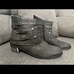 Black studded motorcycle boots!!